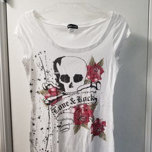 Love anbd rock studded short sleeve tatoo printed tee with roses